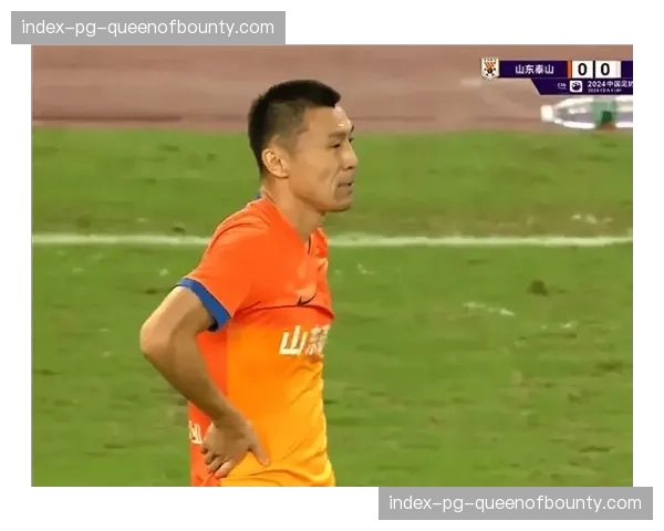 【2026年4月中超联赛·人物·特写特写：山东泰山老将郑铮达成顶级联赛400场里程碑